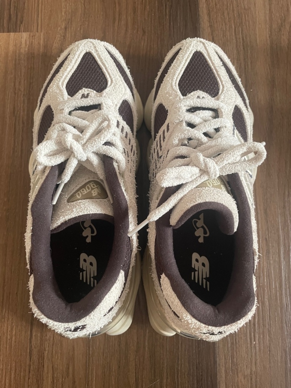 Sydney McLaughlin-Levrone cene Balance 9060 ‘ Linen Black Coffee